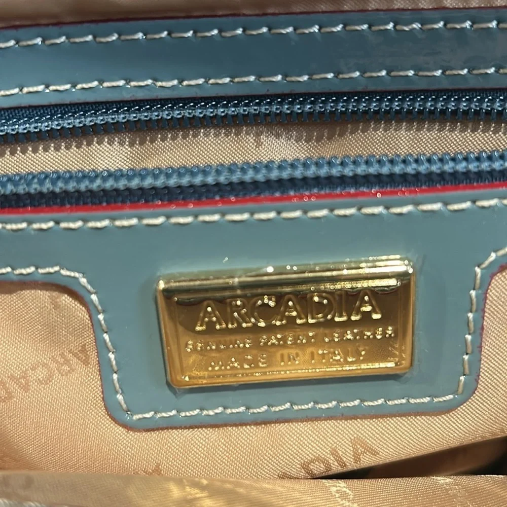 2385- Arcadia Women’s Crossbody Bag Made In Italy Patent Leather NWT - Picture 11 of 14